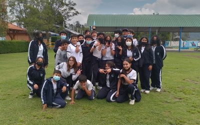 Novenos EGB dibujan sonrisas